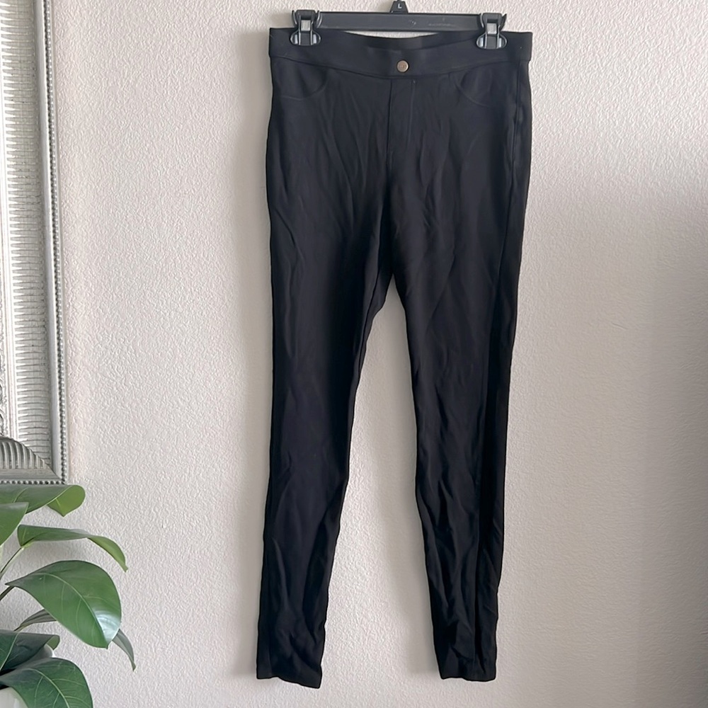 FREE w/ PURCHASE - black jeggings
